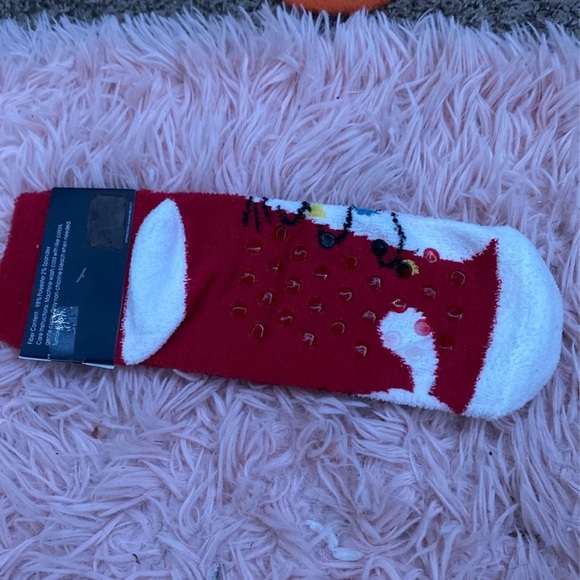 Cat fuzzy socks - Picture 2 of 3